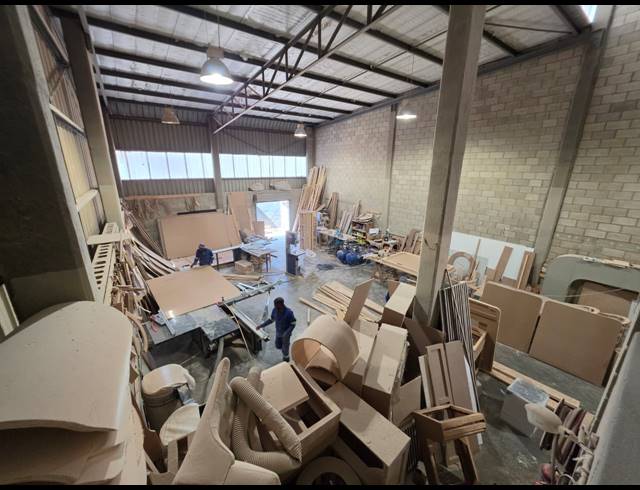 265M² WAREHOUSE TO LET IN STORMILL